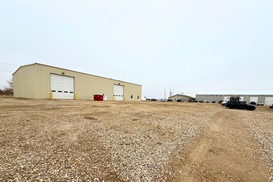 More Photos Of 601 Gilbertson St SE, Tioga Warehouse For Lease