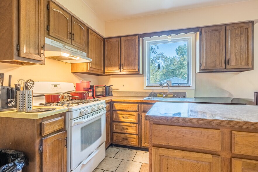 More Photos Of 5852 County Line Rd, Coleman Specialty For Sale