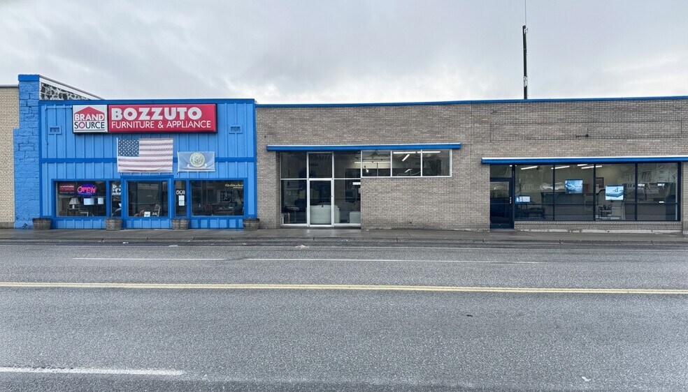 More Photos Of 213 S Rail St W, Shoshone Storefront For Sale