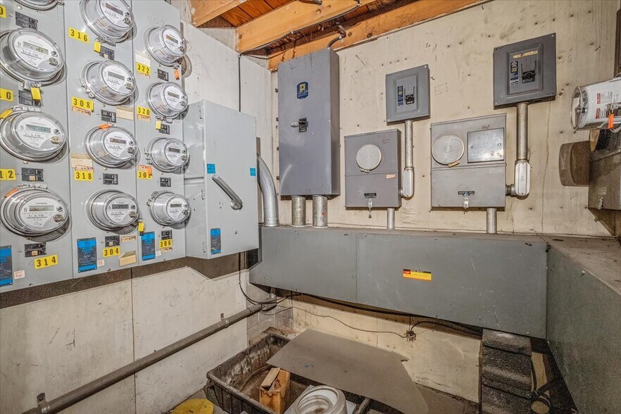 More Photos Of 723 Braddock Ave, Braddock Office For Sale