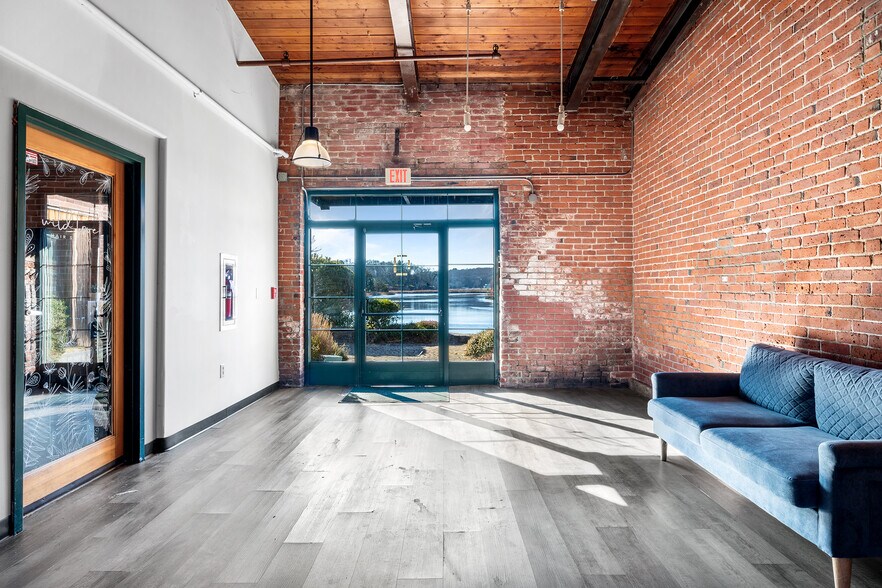 More Photos Of 11 Main St, Mystic Medical For Lease