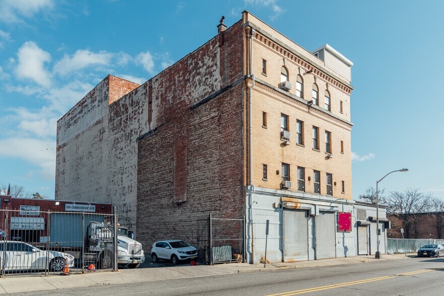 More Photos Of 622 Communipaw Ave, Jersey City Warehouse For Sale