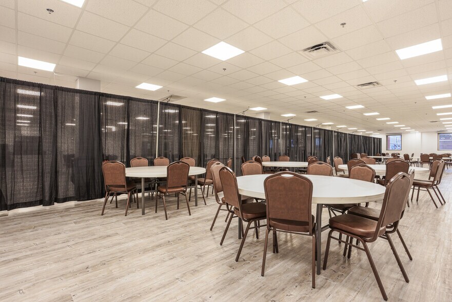 More Photos Of 203 S Washington Ave, Saginaw Medical For Lease