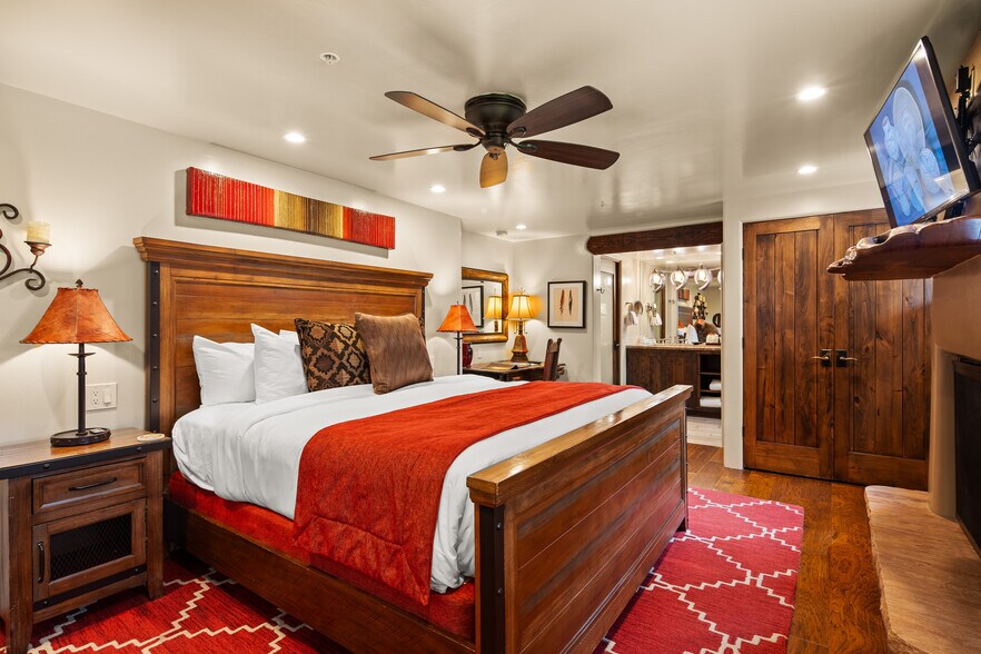 More Photos Of 55 Hozoni Dr, Sedona Hotel For Sale