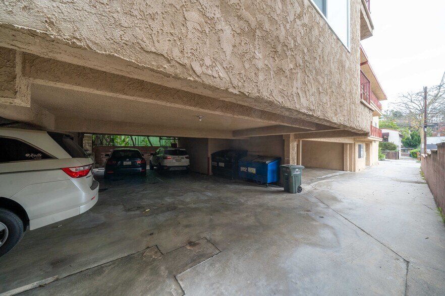 More Photos Of 2421 N Beachwood Dr, Los Angeles Multifamily For Sale
