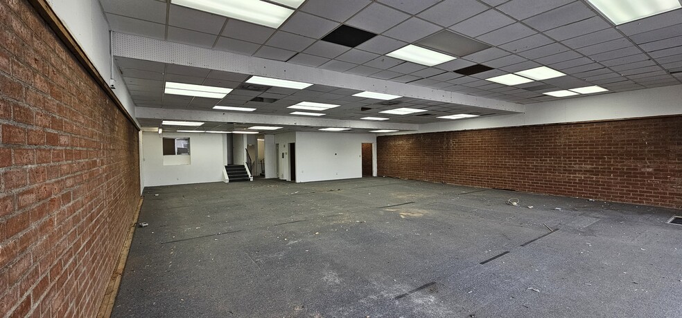 More Photos Of 2516 Wilshire Blvd, Santa Monica Freestanding For Lease