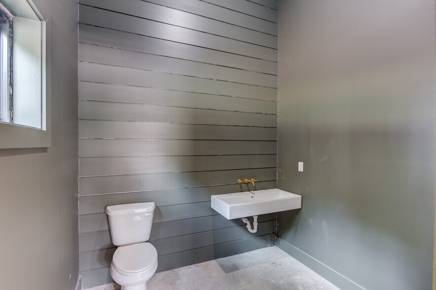 More Photos Of 6700 Shady grove Rd, Cumming Office Residential For Sale