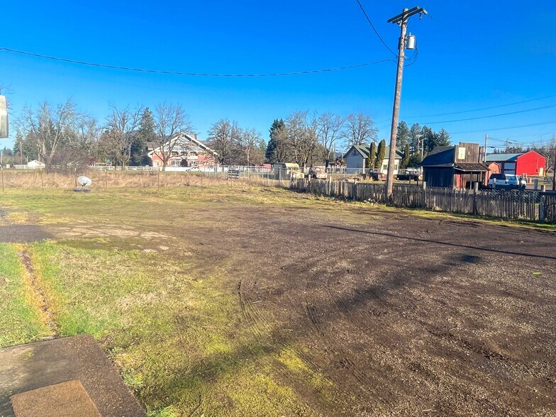 More Photos Of 28425 Salmon River Hwy, Grand Ronde Service For Lease