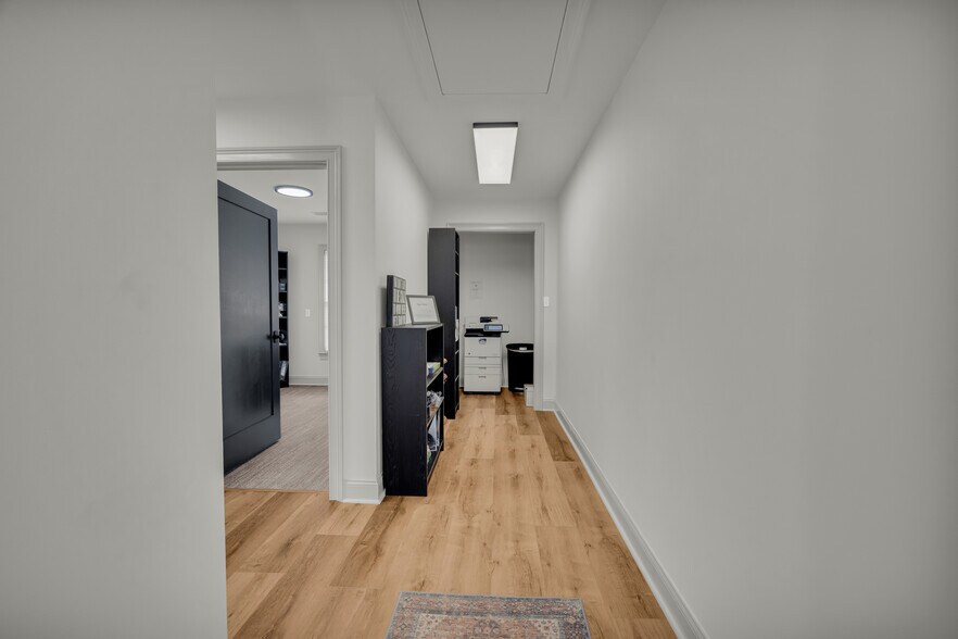 More Photos Of 679 Hospital Rd, Commerce Medical For Lease