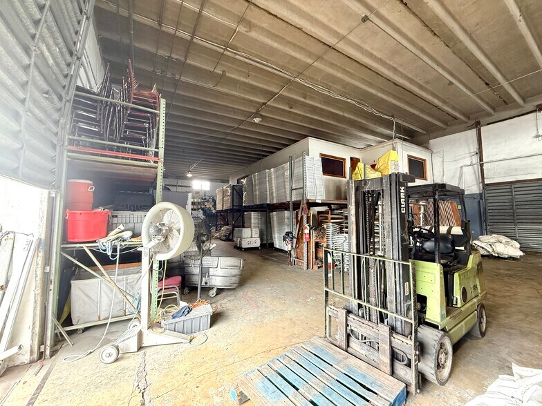 More Photos Of 8000 NW 56th St, Miami Warehouse For Lease