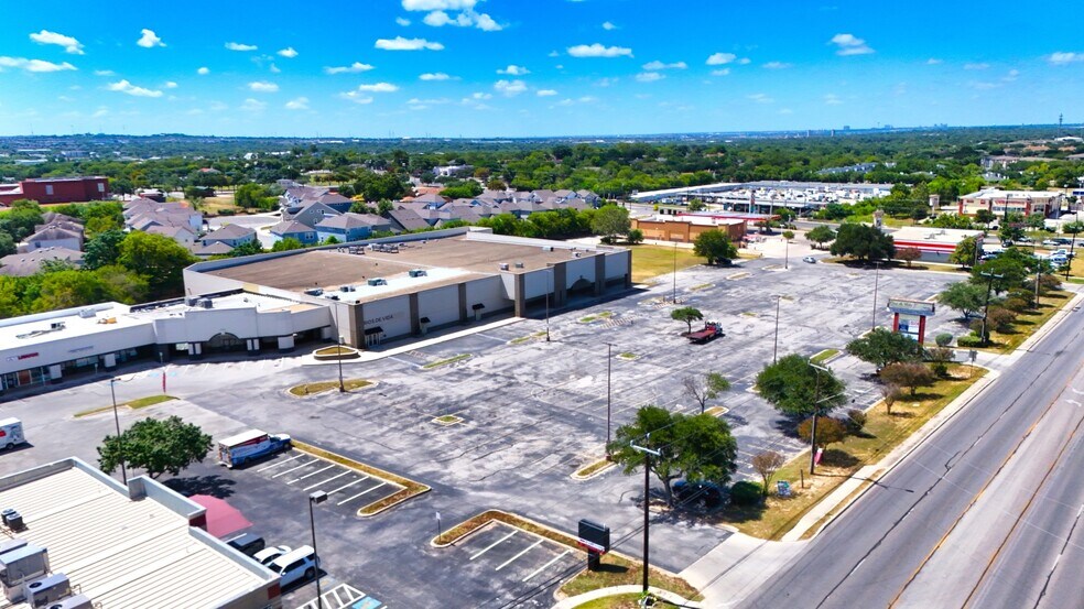 More Photos Of 15130 Nacogdoches Rd, San Antonio Freestanding For Sale