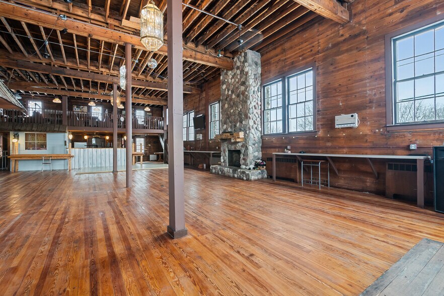More Photos Of 105 N Broadway St, Cassopolis Office For Sale
