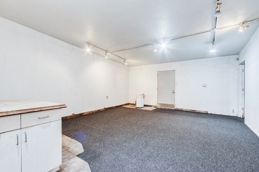 More Photos Of 8642 Venice Blvd, Los Angeles Office Residential For Sale