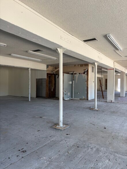 More Photos Of 6891-6893 Village Pky, Dublin Freestanding For Lease