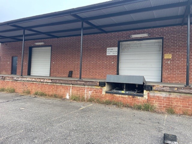 More Photos Of 515 N George St, Goldsboro Manufacturing For Lease