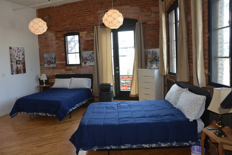 More Photos Of 2480 Dundas St W, Toronto Apartments For Sale