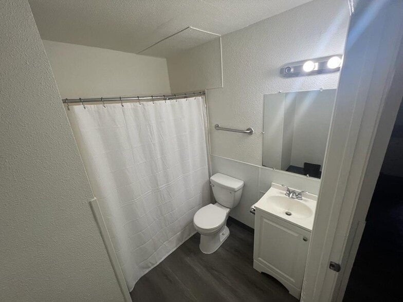 More Photos Of 5128 Pine Ave, Pasadena Assisted Living For Sale