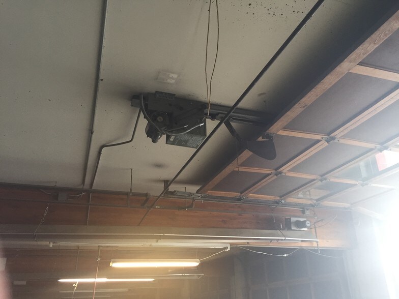 More Photos Of 1706 W Broadway Ave, Moses Lake Auto Repair For Sale