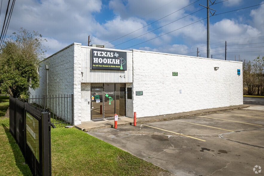 More Photos Of 8403 Almeda. Rd, Houston Unknown For Lease