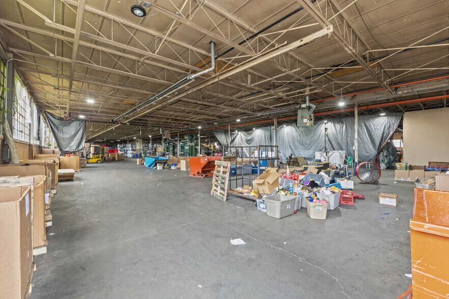 More Photos Of 26051 Michigan Ave, Inkster Warehouse For Sale