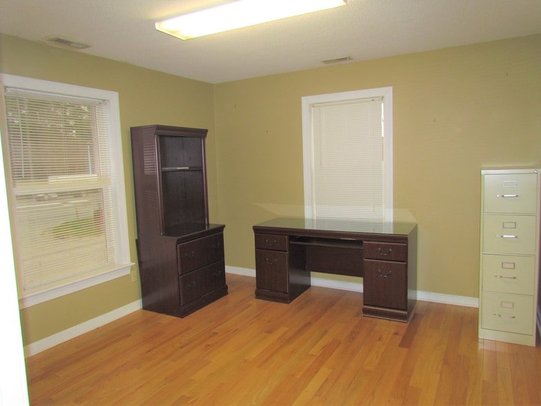 More Photos Of 10027 Us-70 Hwy, Clayton Office For Lease