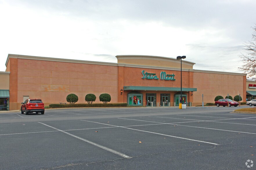 More Photos Of 2780 John Hawkins Pky, Birmingham Unknown For Lease