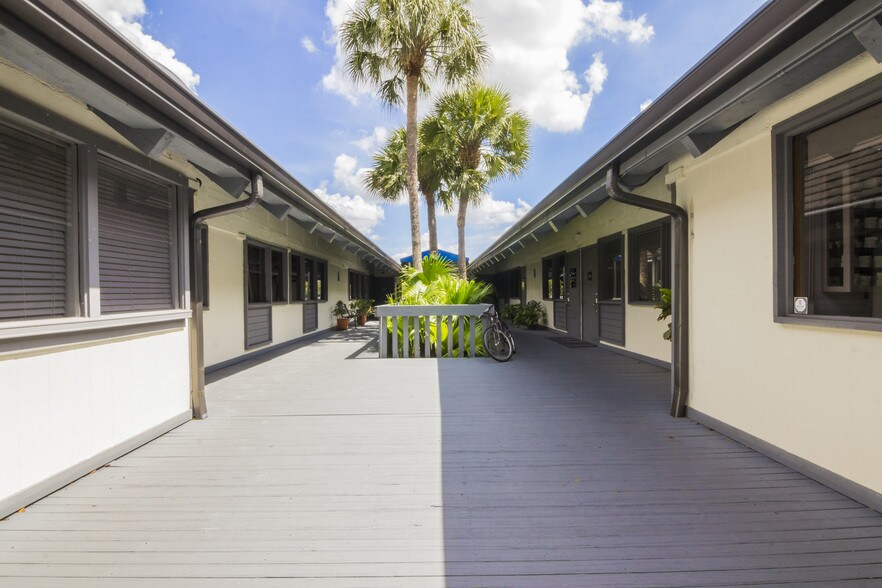More Photos Of 8200 W Sunrise Blvd, Plantation Office For Sale