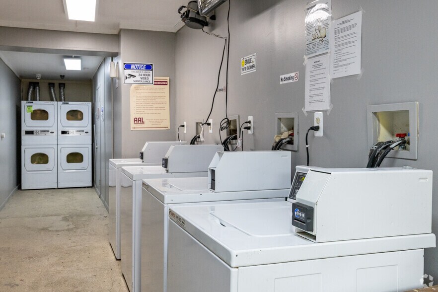 More Photos Of 19320 Greenfield Rd, Detroit Apartments For Sale