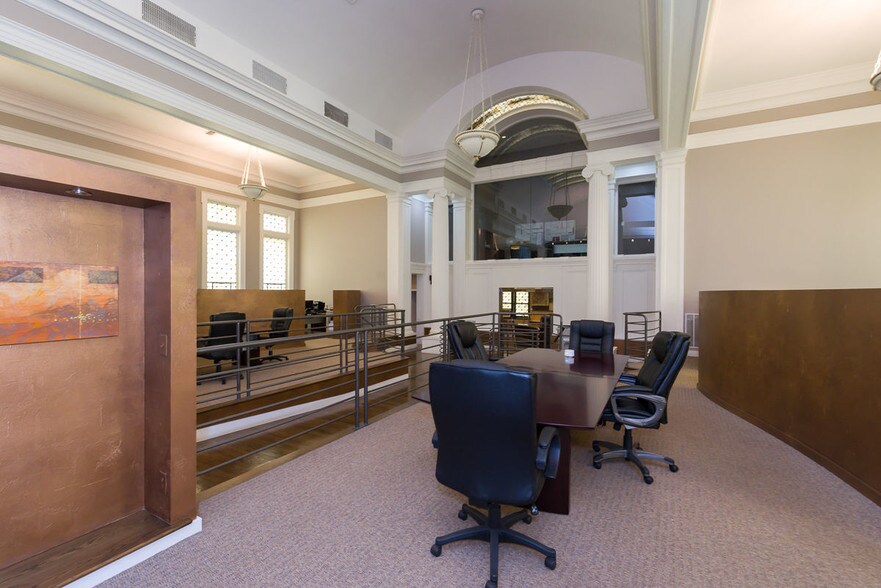 More Photos Of 871 N Park St, Columbus Office For Sale