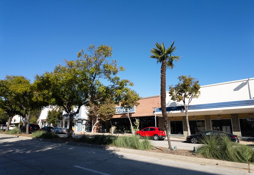 More Photos Of 422 S Lake Ave, Pasadena General Retail For Sale