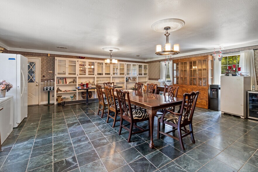 More Photos Of 750 N US Highway 287, Palestine Multifamily For Sale