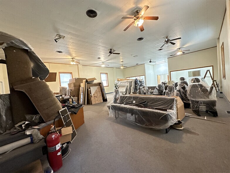 More Photos Of 68740 East St, Edwardsburg Specialty For Sale