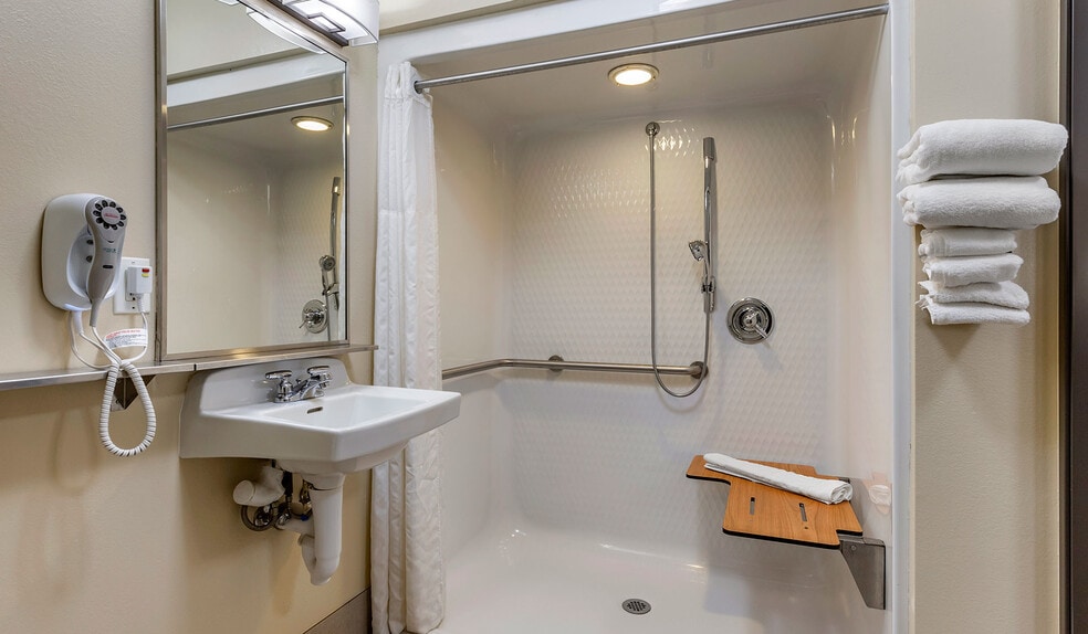 More Photos Of 9742 Woodlane Dr, Dimondale Hotel For Sale