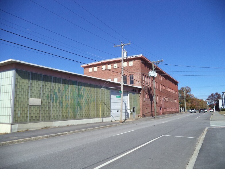 More Photos Of 121 Valley St, Manchester Showroom For Sale