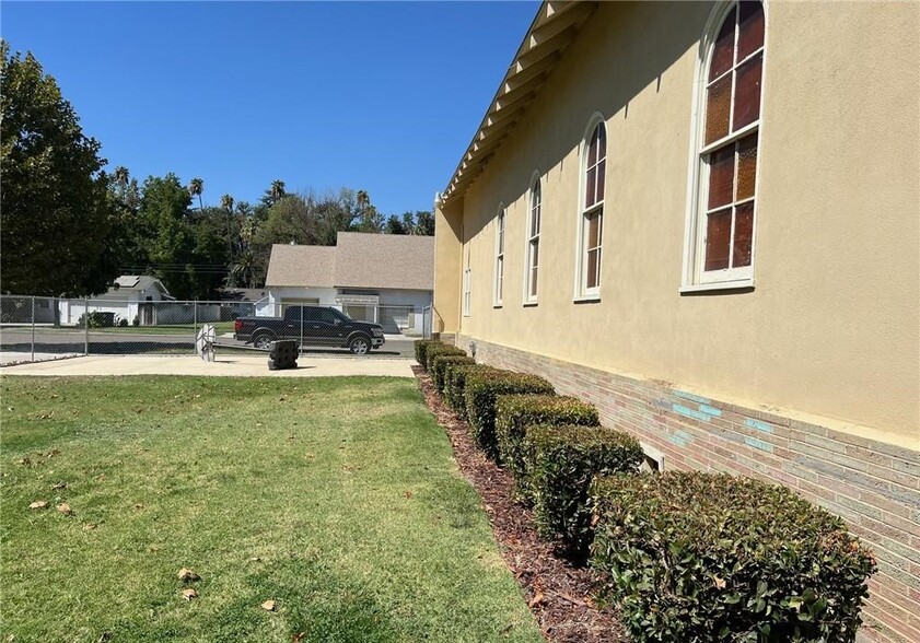 More Photos Of 607 Trinity Ave, Chowchilla Religious Facility For Sale