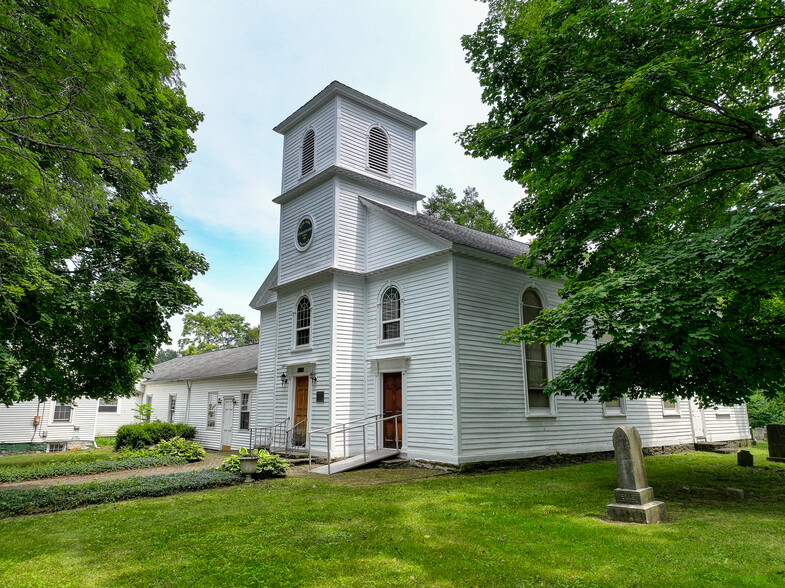 Primary Photo Of 4408 Albany Post Rd, Hyde Park Religious Facility For Sale