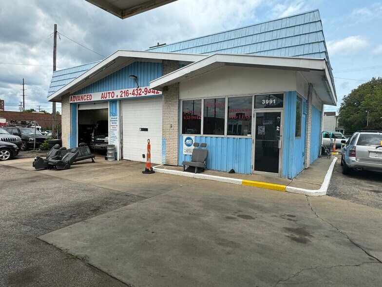 More Photos Of 3991 Superior Ave, Cleveland Auto Repair For Sale