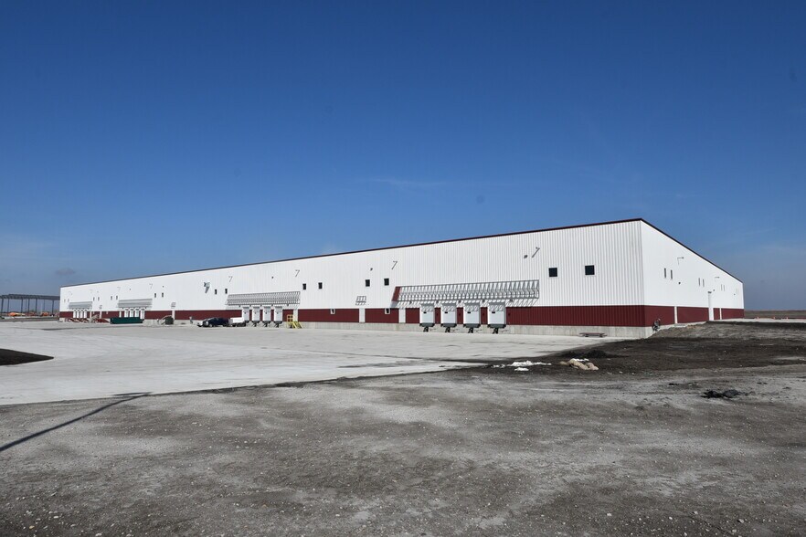 More Photos Of 3401 N 46th Ave, Fargo Industrial For Lease