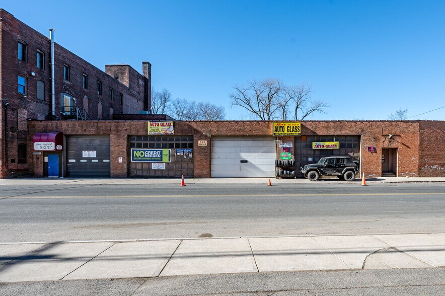 More Photos Of 590-628 Center St, Chicopee Industrial For Sale