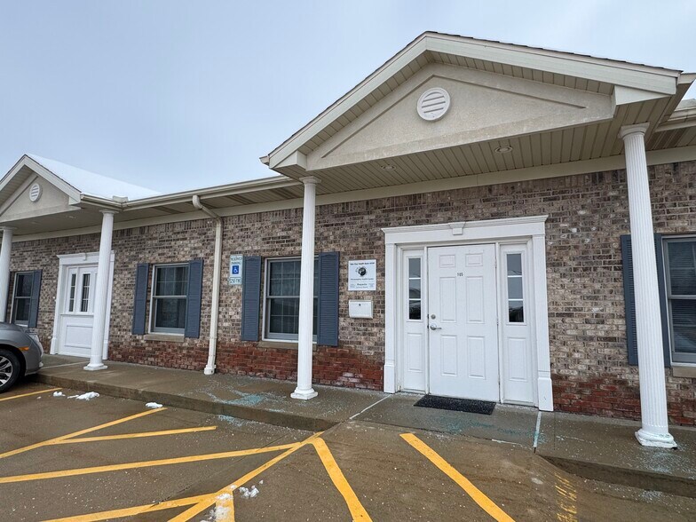 Primary Photo Of 1703 Clearwater Ave, Bloomington Medical For Lease