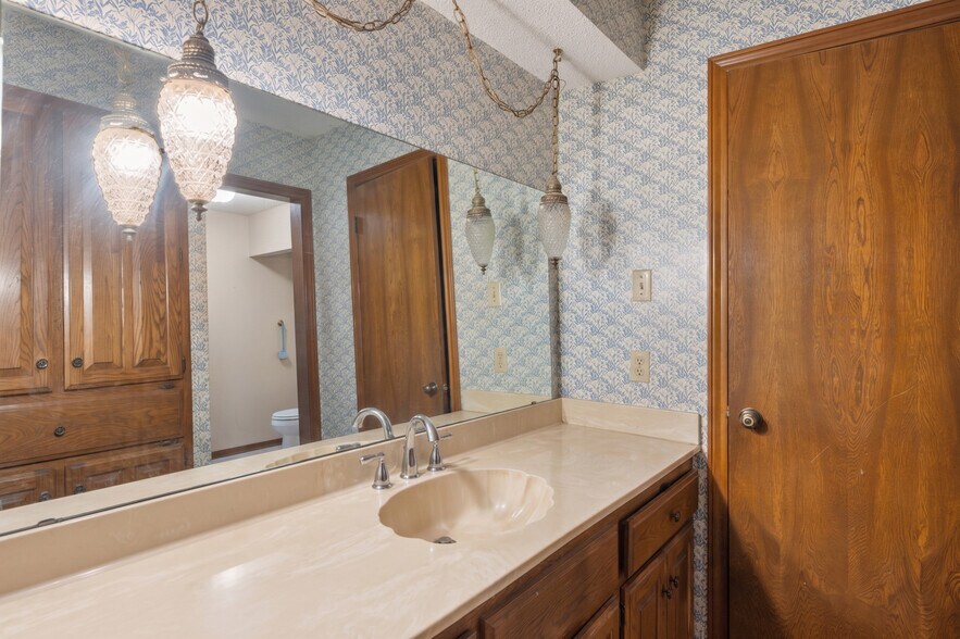 More Photos Of 5792 FM 6, Josephine Showroom For Sale