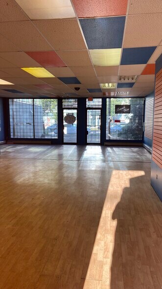 More Photos Of 3845 Rupert St, Vancouver Storefront For Lease