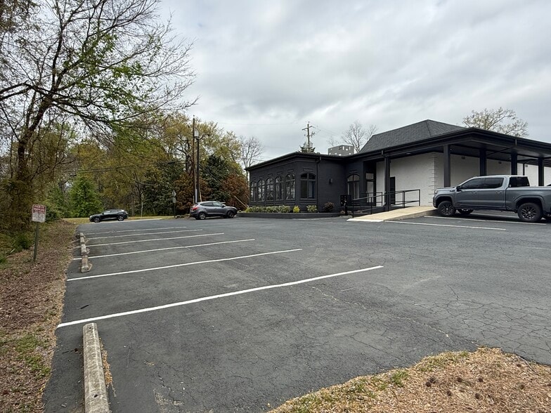 More Photos Of 8910 Main St, Woodstock Storefront Retail Office For Lease