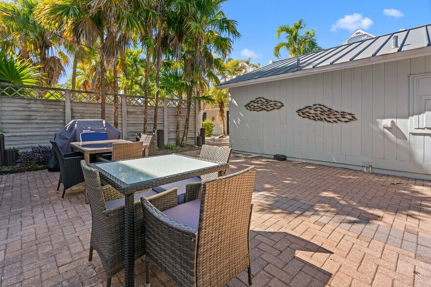 More Photos Of 4330 Bonita Beach Rd, Bonita Springs Hotel For Sale