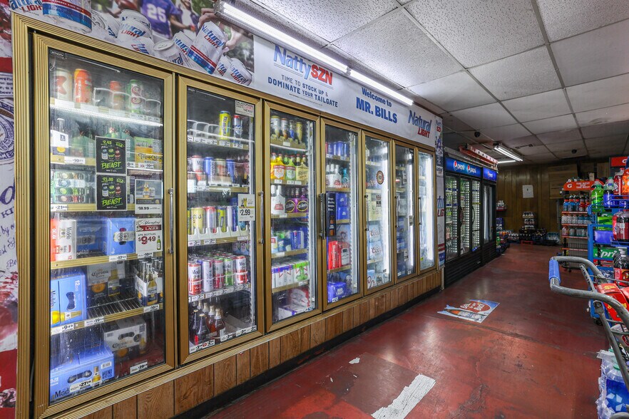 More Photos Of 401 W Broadway St, Altus Convenience Store For Sale