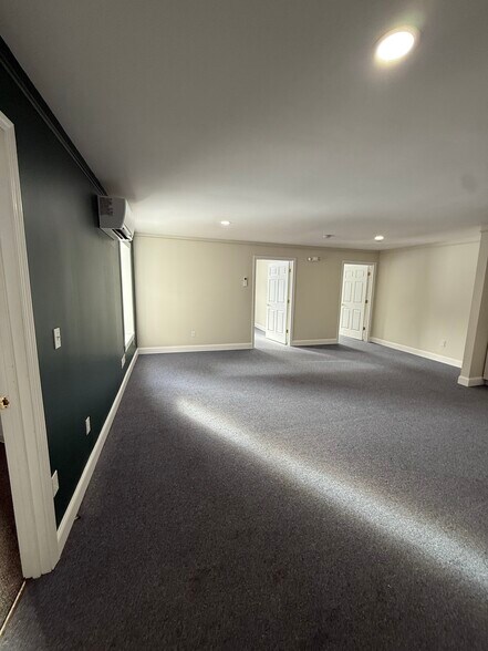 More Photos Of 40 Canal St, Lancaster Office For Lease