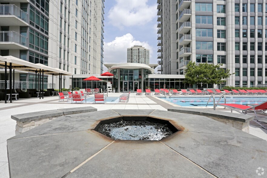 More Photos Of 555 W Kinzie St, Chicago Multifamily For Sale