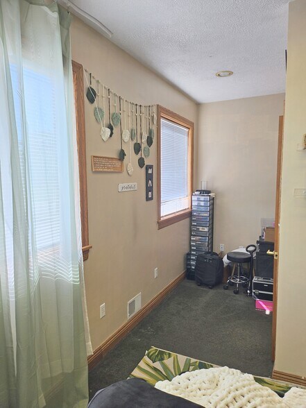 More Photos Of 662 New Castle Rd, Butler Office For Sale