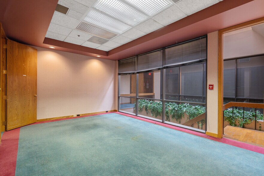 More Photos Of 344 W Genesee St, Syracuse Loft Creative Space For Lease