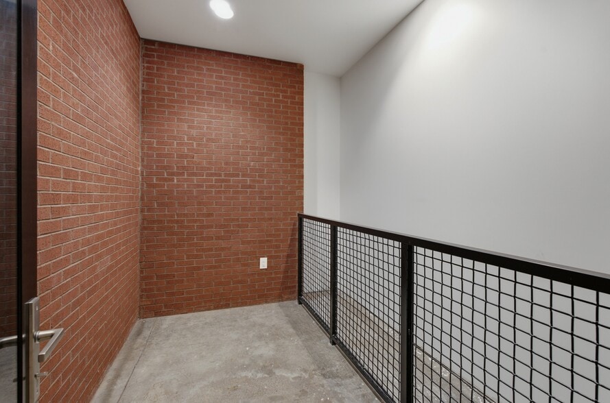 More Photos Of 1403 2nd Ave N, Nashville Warehouse For Lease